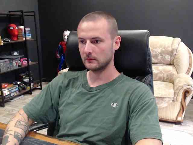 MihasikD Sex Cam Show
