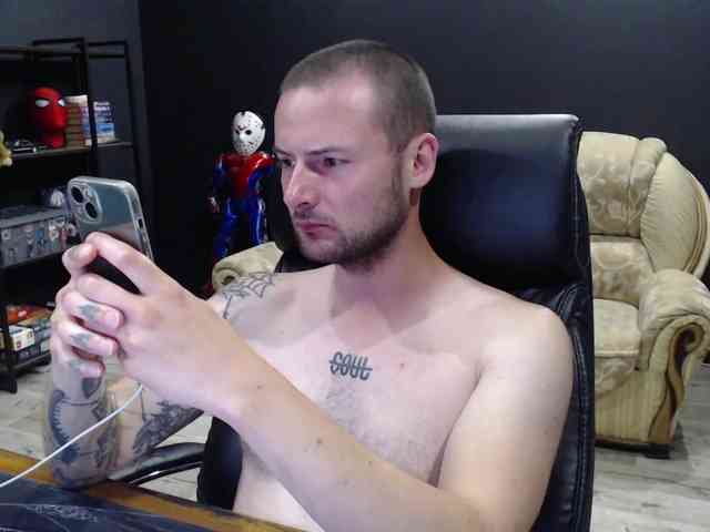 MihasikD Sex Cam Show