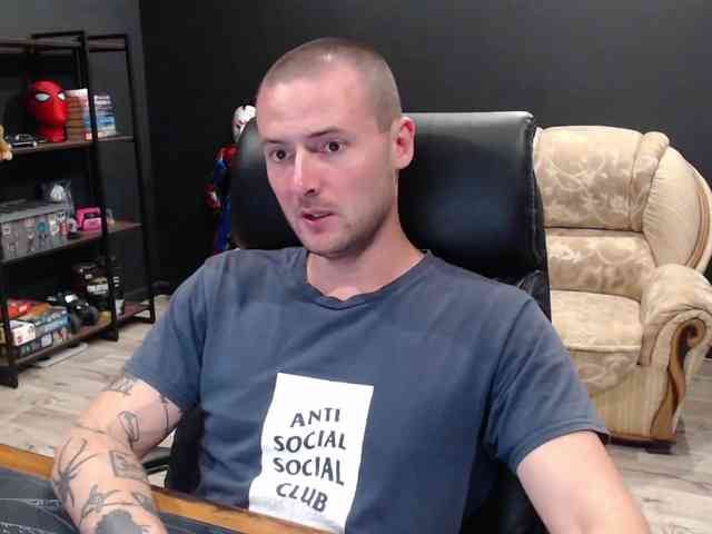 MihasikD Sex Cam Show