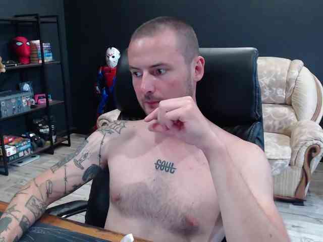 MihasikD Sex Cam Show