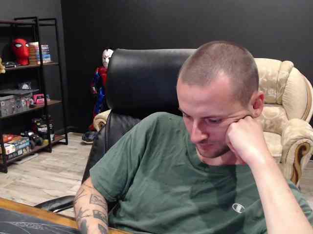 MihasikD Sex Cam Show