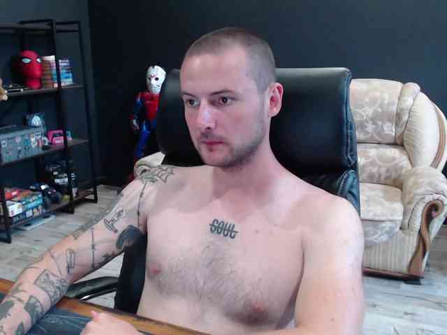 MihasikD Sex Cam Show
