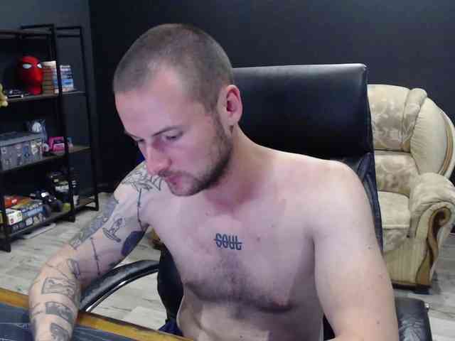 MihasikD Sex Cam Show