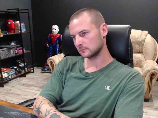 MihasikD Sex Cam Show