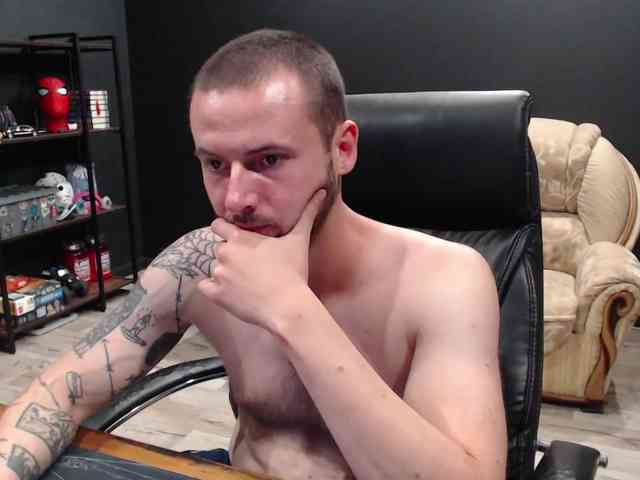 MihasikD Sex Cam Show