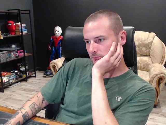 MihasikD Sex Cam Show