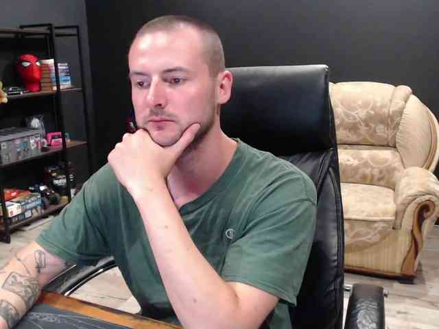 MihasikD Sex Cam Show