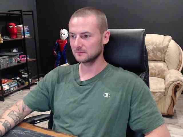 MihasikD Sex Cam Show