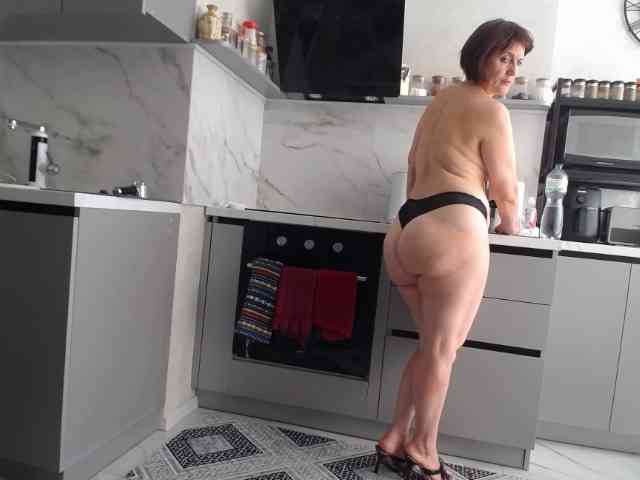 TinaaHott webcam