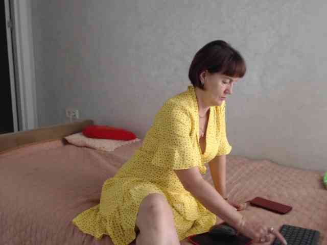 TinaaHott live female cam on bongacams