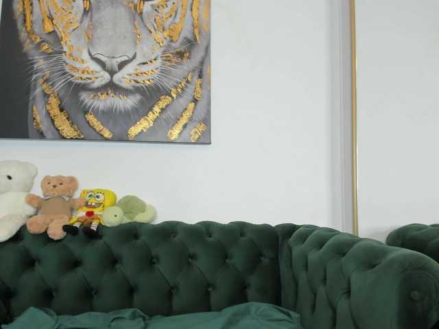 AnnaKarin live webcam show