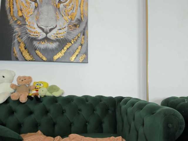 AnnaKarin live webcam show