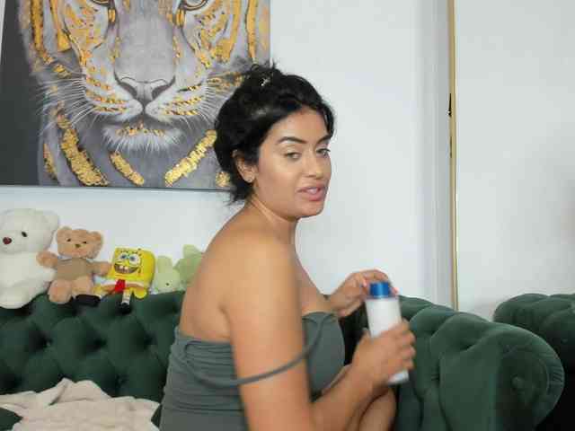 SweetPrya Live Webcam on BongaCams