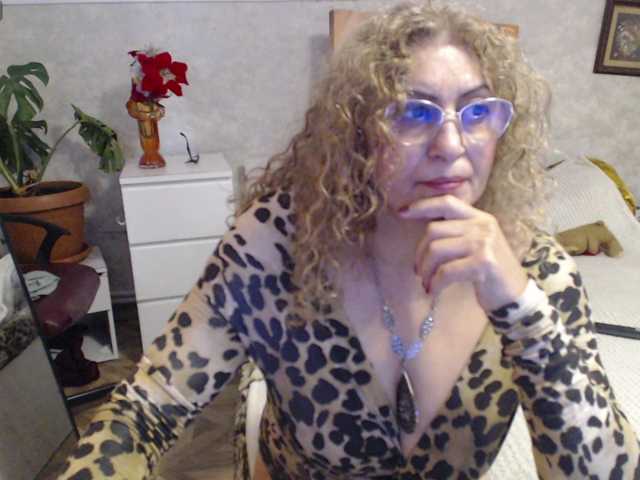 ladydy4u live cam on BongaCams