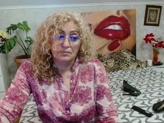 ladydy4u live cam on BongaCams