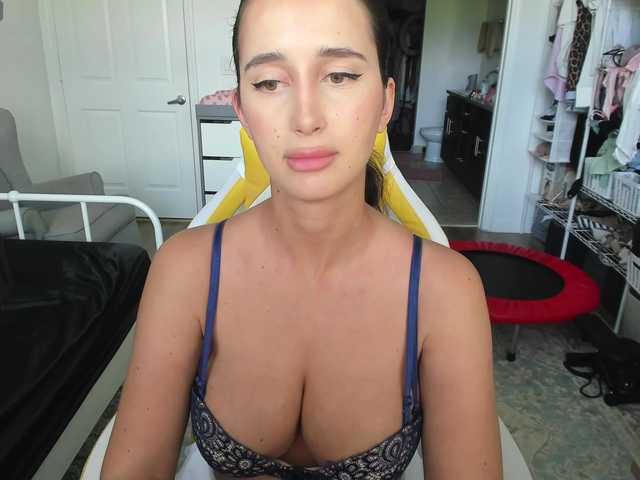 sweetbuttocks live sex show
