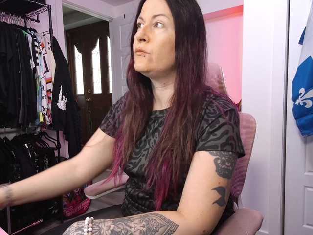 gennyrock live cam on BongaCams