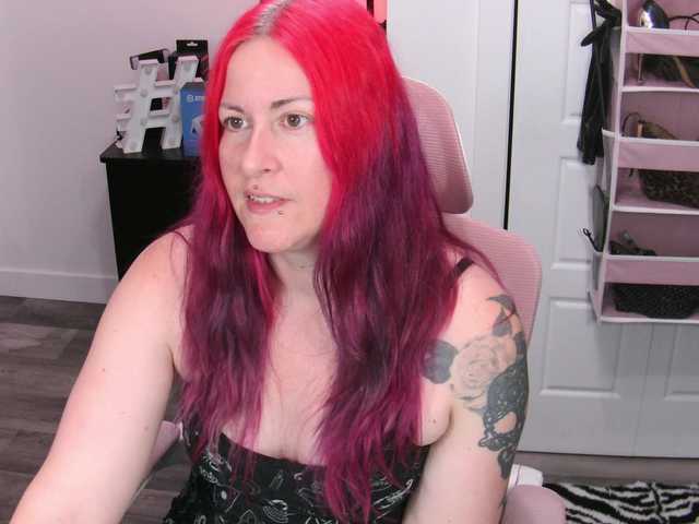 gennyrock live cam on BongaCams