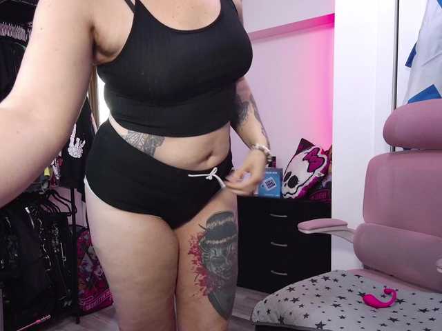 gennyrock live cam on BongaCams
