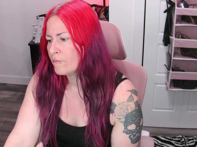 gennyrock live cam on BongaCams