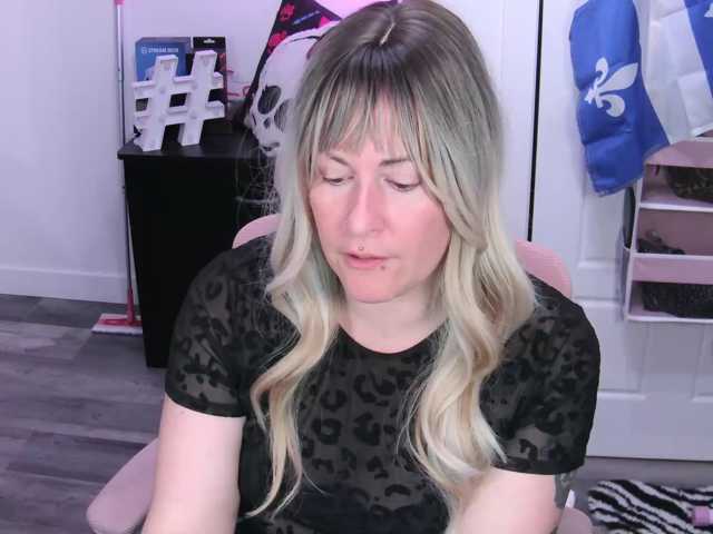 gennyrock live cam on BongaCams
