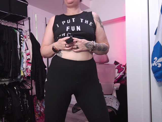 gennyrock live cam on BongaCams