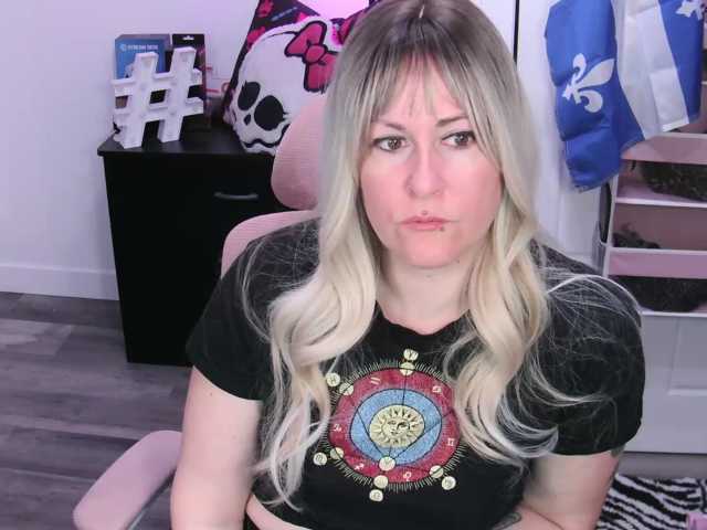 gennyrock live cam on BongaCams