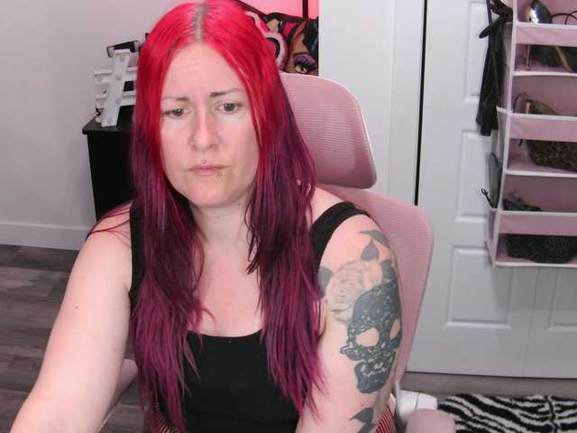 gennyrock live cam on BongaCams