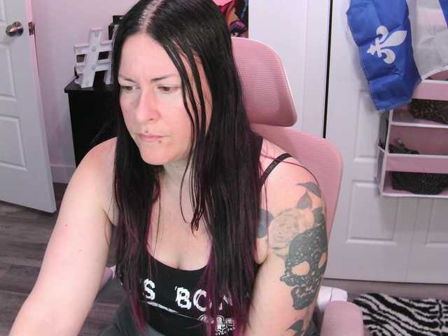 gennyrock live cam on BongaCams