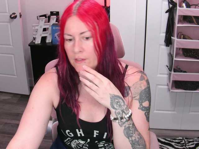 gennyrock live cam on BongaCams