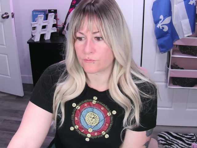 gennyrock live cam on BongaCams
