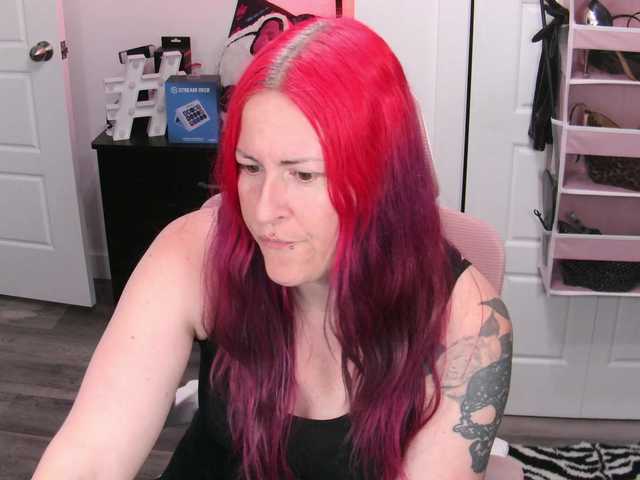 gennyrock live cam on BongaCams