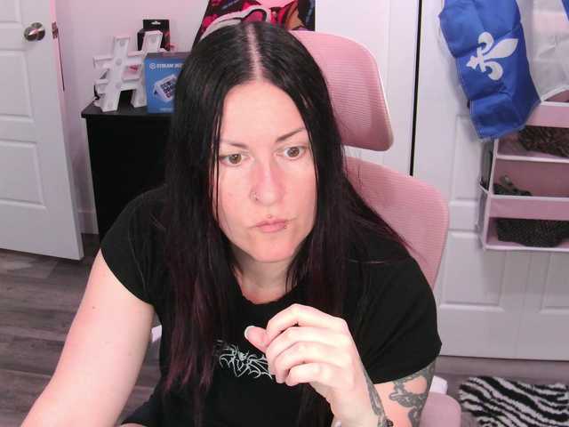 gennyrock live cam on BongaCams