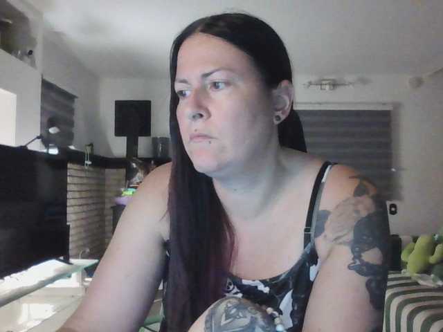 gennyrock live cam on BongaCams