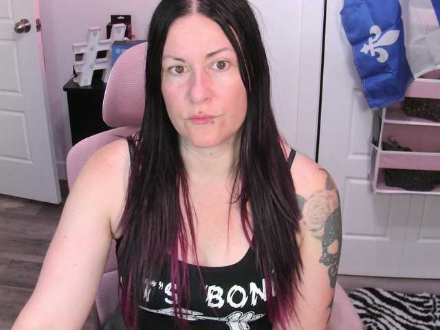 gennyrock live cam on BongaCams
