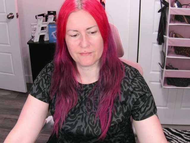 gennyrock live cam on BongaCams