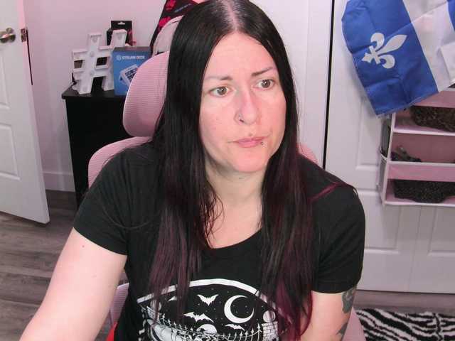 gennyrock live cam on BongaCams