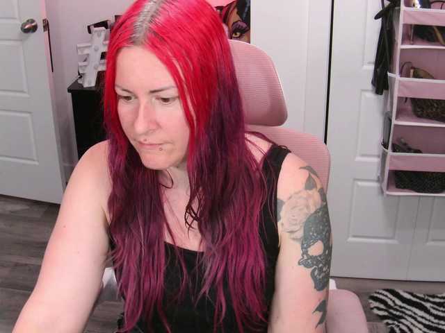 gennyrock live cam on BongaCams