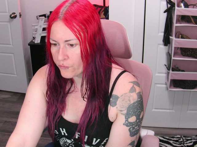 gennyrock live cam on BongaCams