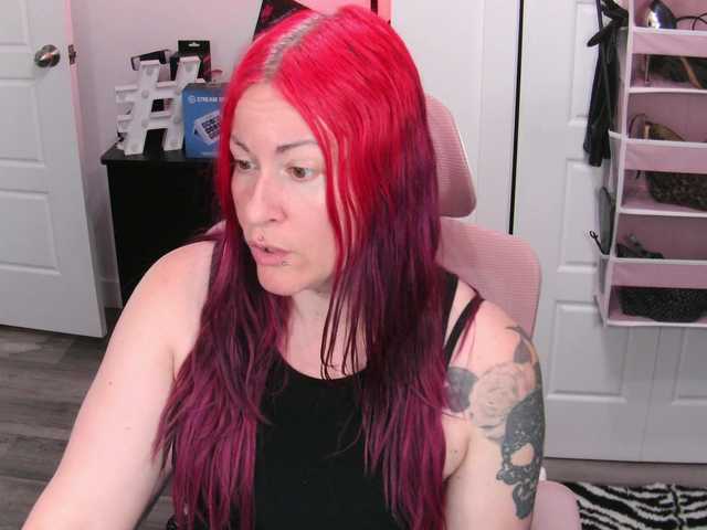 gennyrock live cam on BongaCams