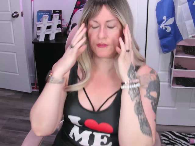 gennyrock live cam on BongaCams