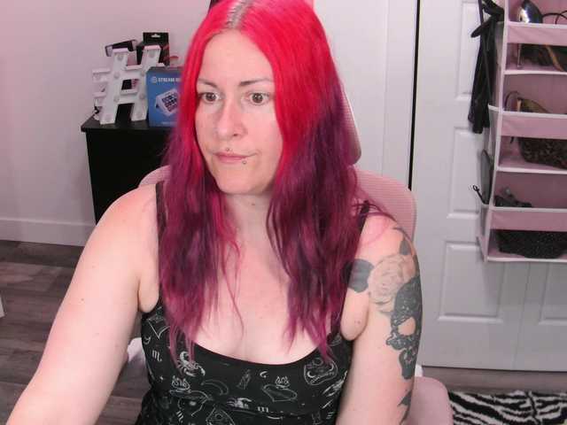 gennyrock live cam on BongaCams
