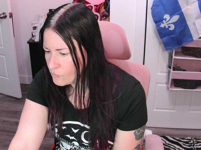 gennyrock live cam on BongaCams
