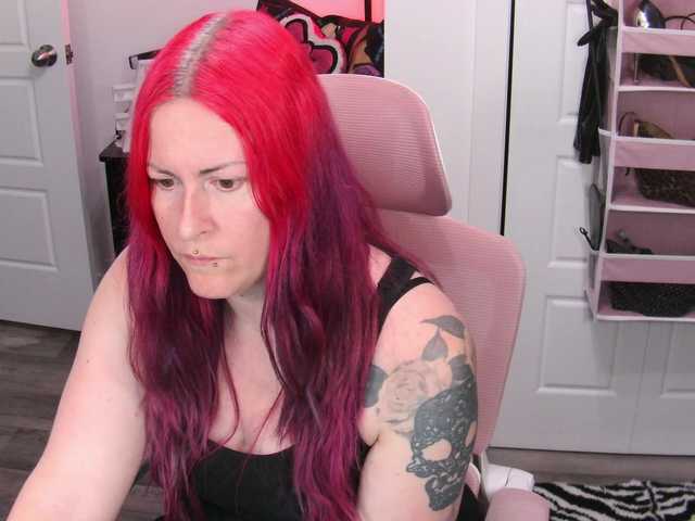 gennyrock live cam on BongaCams