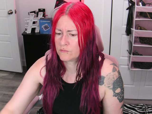 gennyrock live cam on BongaCams