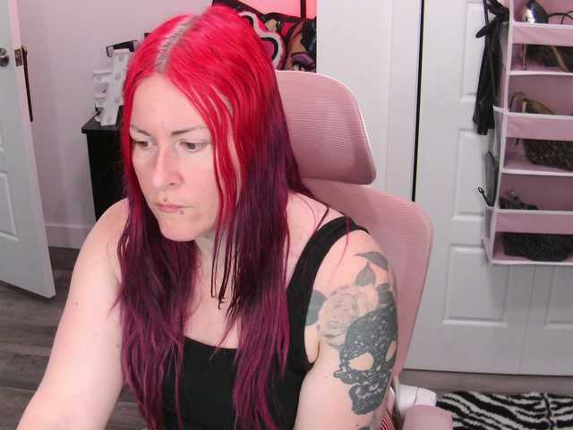 gennyrock live cam on BongaCams