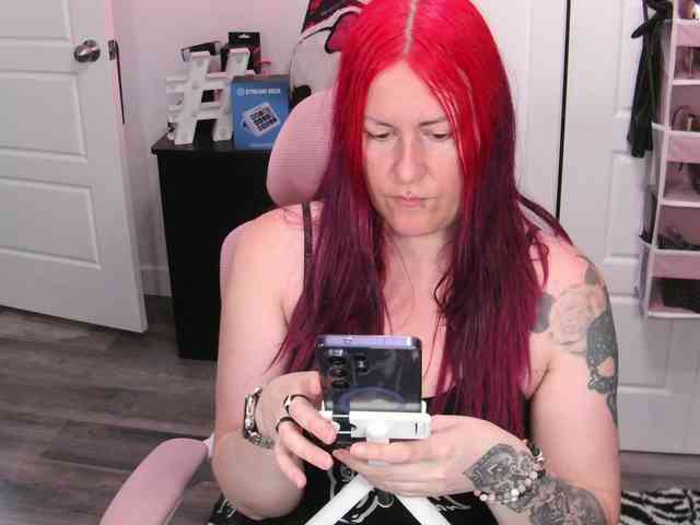 gennyrock Live Webcam on BongaCams