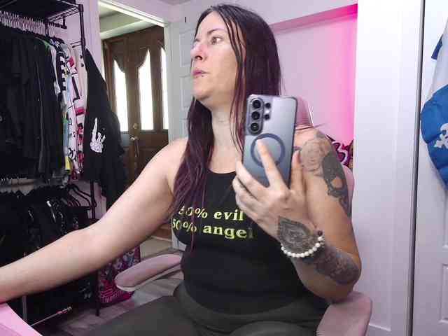 gennyrock Live Webcam on BongaCams