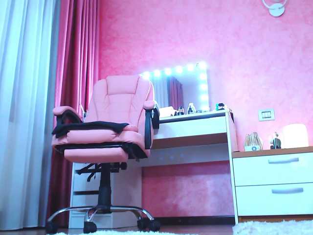 Miss-Kora, en directo ahora en BongaCams