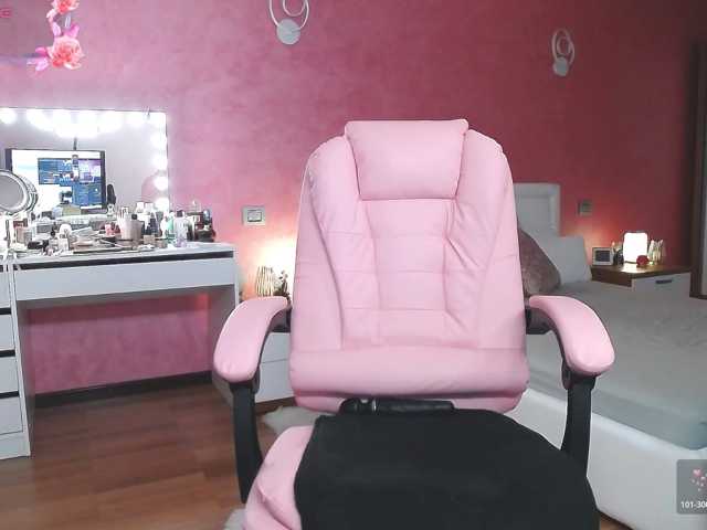 Miss-Kora live cam on BongaCams